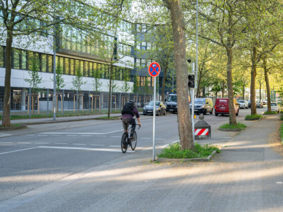 Im Freiburger Industriegebiet Haid fehlen Radwege. Foto: Celine Reinacher/Zientarski