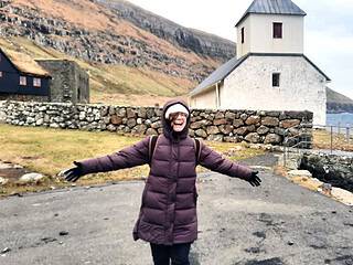 Vom Winde fast davon geweht: Jobrad-Mitarbeiterin Lilian Áts reiste während ihres Sabbaticals zum Beispiel auf die Faröer-Inseln. Foto: privat