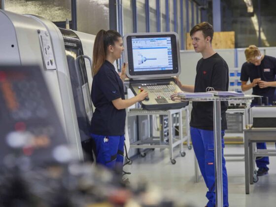 Sicherung des Fachkräfte-Nachwuchses: Die IHK Südlicher Oberrhein engagiert sich mit ihrer IHK-Akademie als Partner in der überbetrieblichen Ausbildung. Foto: Michael Bode/IHK SO