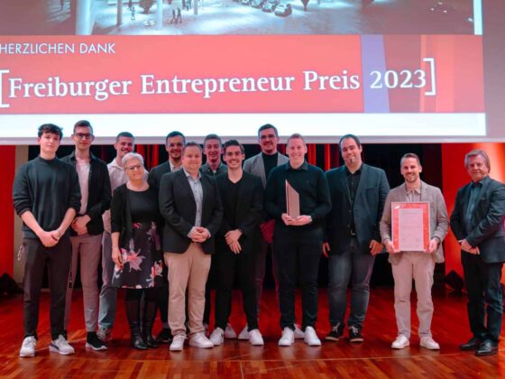 Martin Kranz und Mitarbeitende bei der Verleihung des Freiburger Entrepreneur Preises 2023. Foto: FWTM