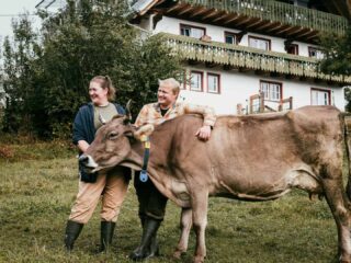 Matthias Hang und Evelyn John haben sich den Traum vom eigenen Hof mit Käserei erfüllt. Foto: Alex Dietrich